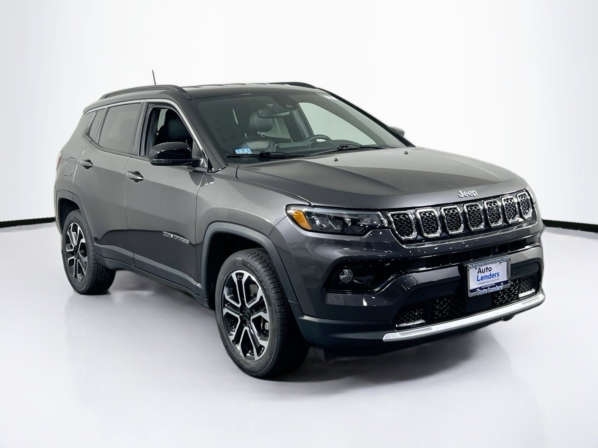 Used 2024 Jeep Compass Limited image 3
