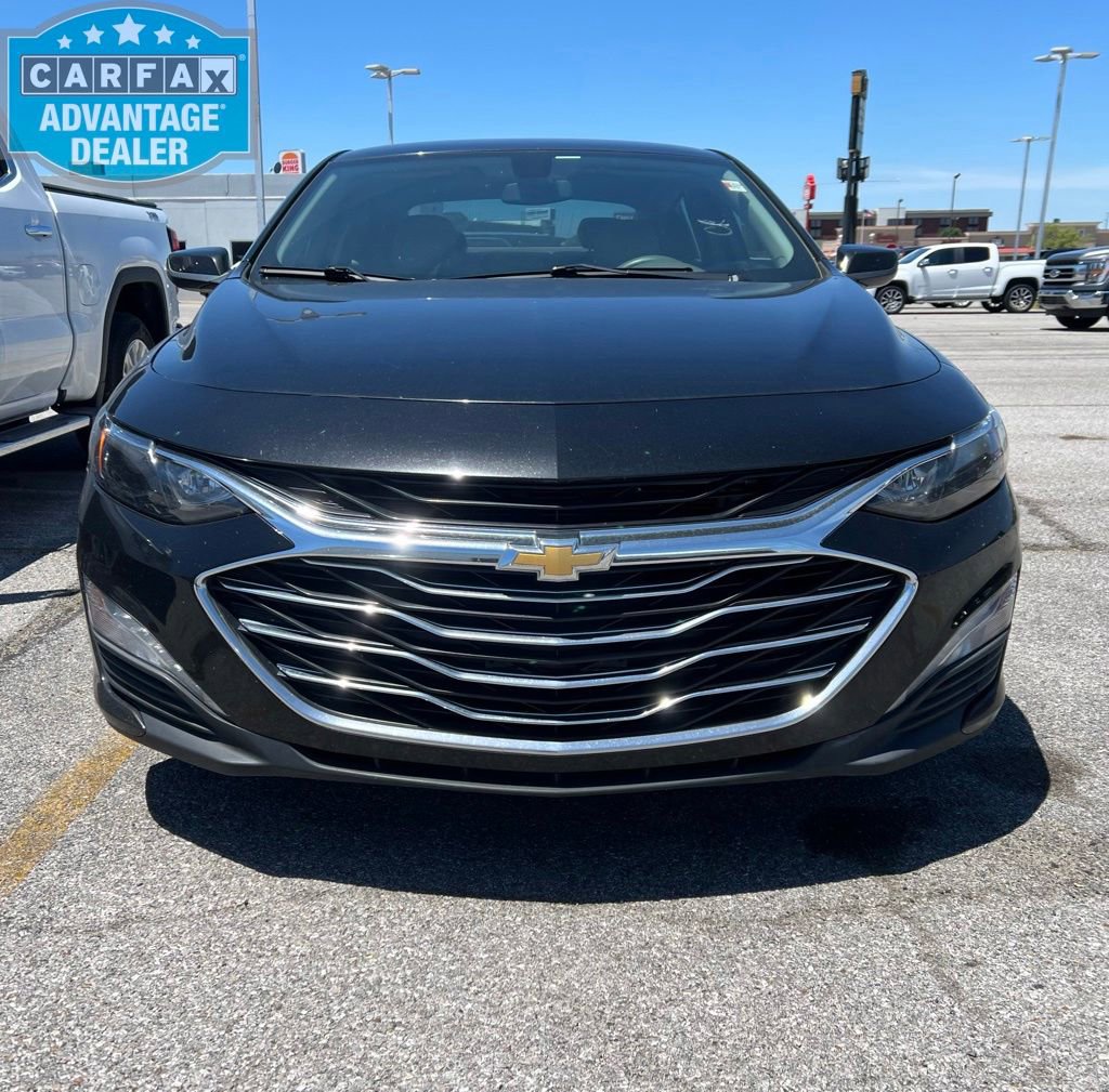 Used 2020 Chevrolet Malibu LT FWD image 2