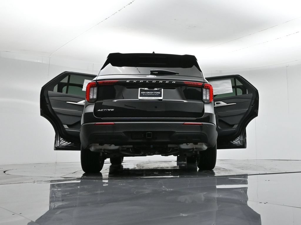 New 2026 Ford Explorer Active RWD image 45