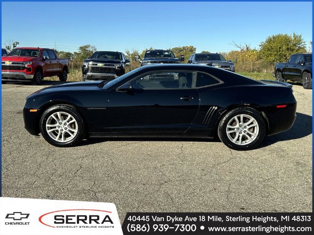 Used 2013 Chevrolet Camaro LT RWD image 2