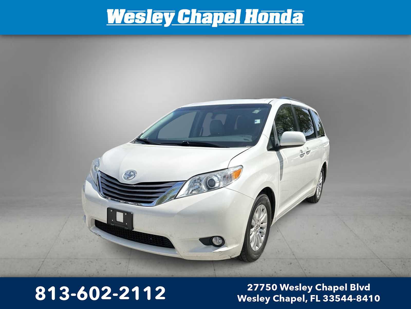 Used 2015 Toyota Sienna XLE image 1