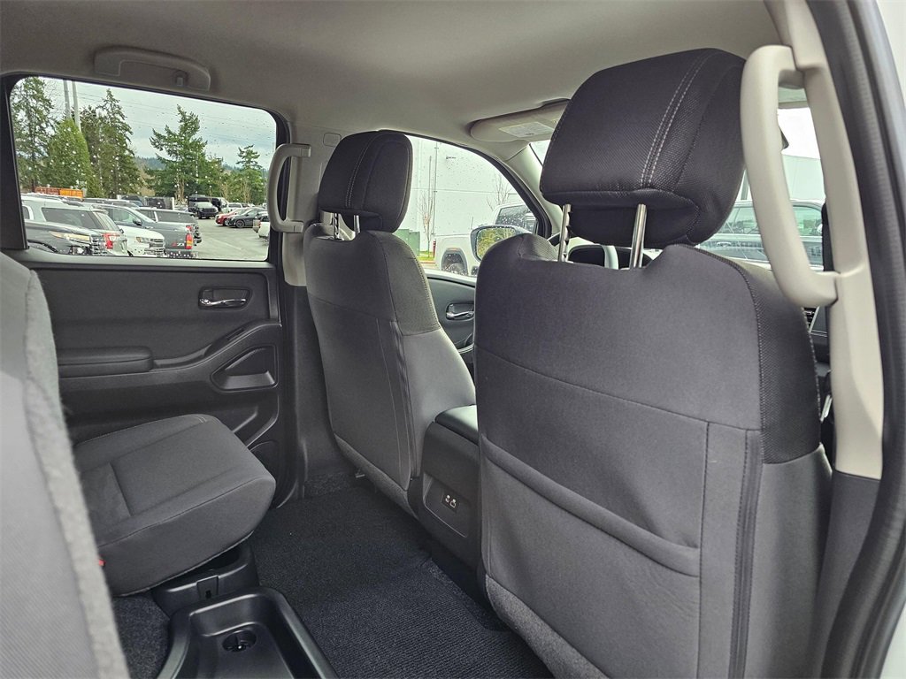 Used 2023 Nissan Frontier SV w/ Technology Package image 16