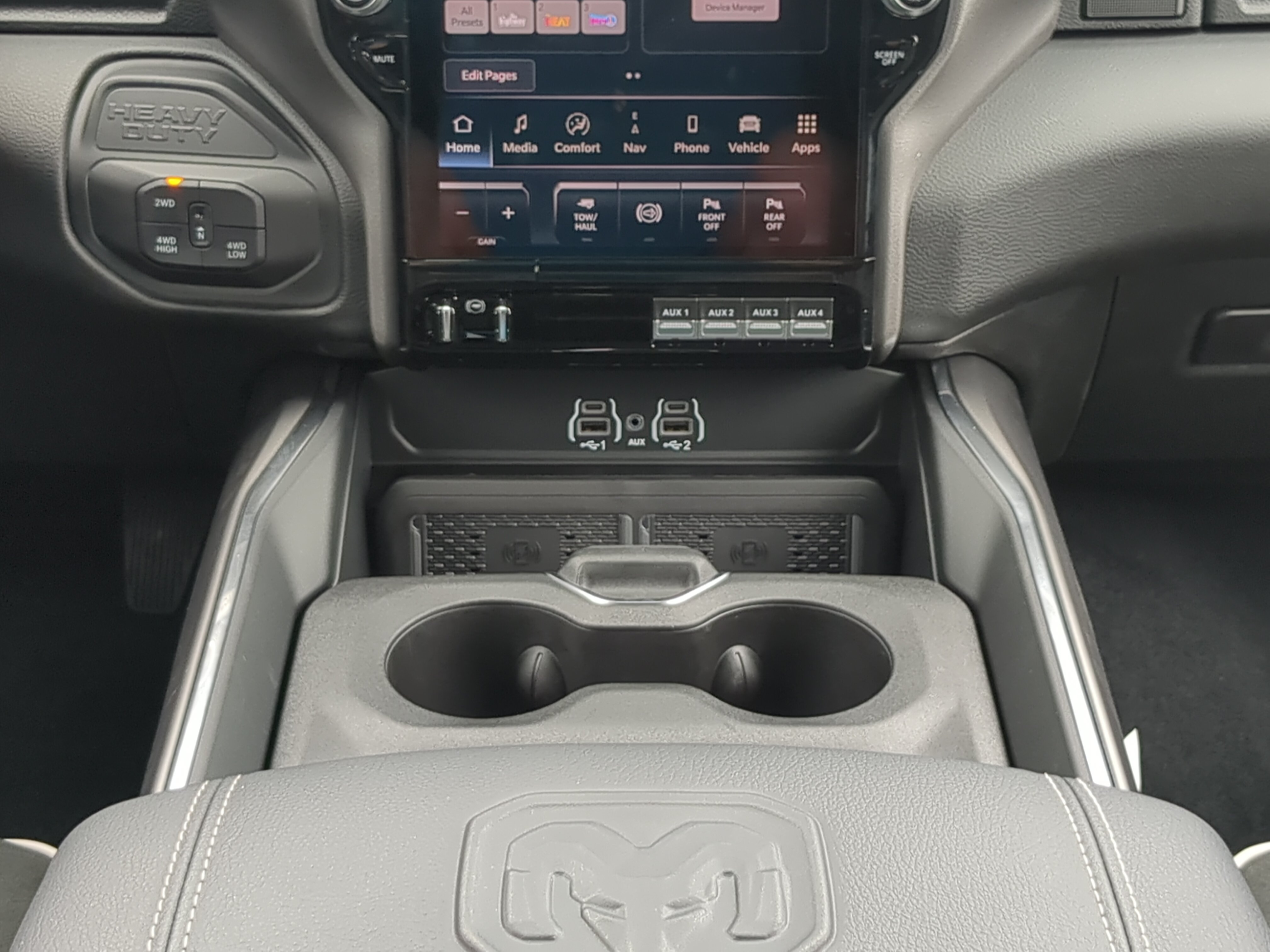 New 2026 RAM 2500 Laramie AWD/4WD image 18