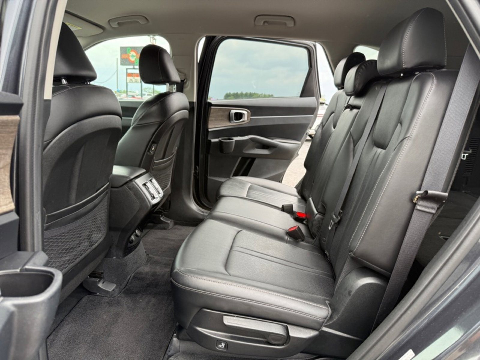 Used 2022 Kia Sorento S AWD/4WD image 31