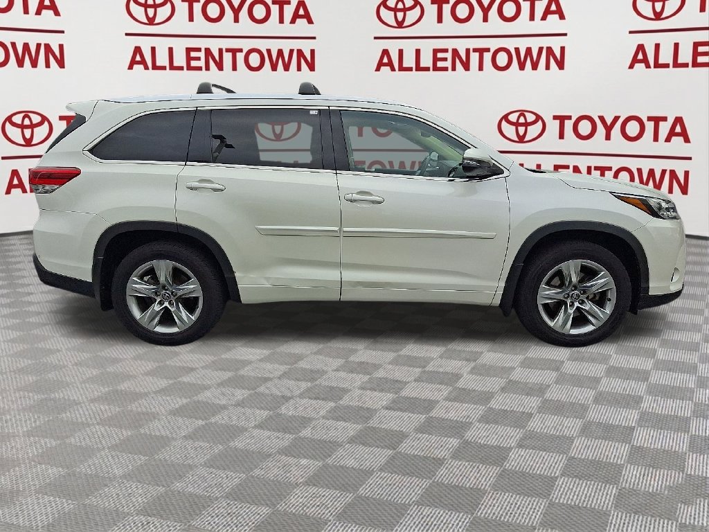 Used 2018 Toyota Highlander Limited AWD/4WD image 8