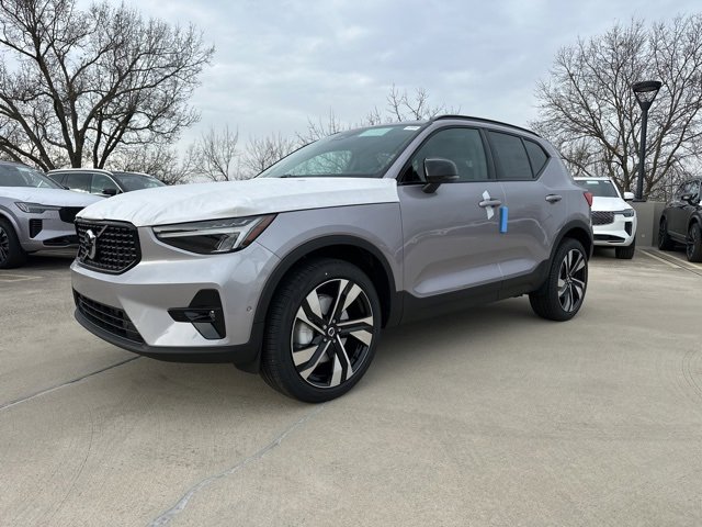 New 2026 Volvo XC40 B5 Plus w/ Protection Package Premier image 3