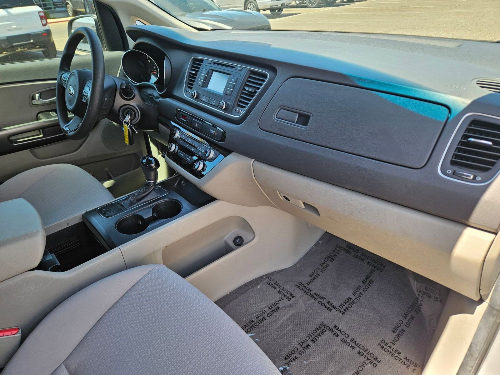 Used 2016 Kia Sedona L FWD image 17