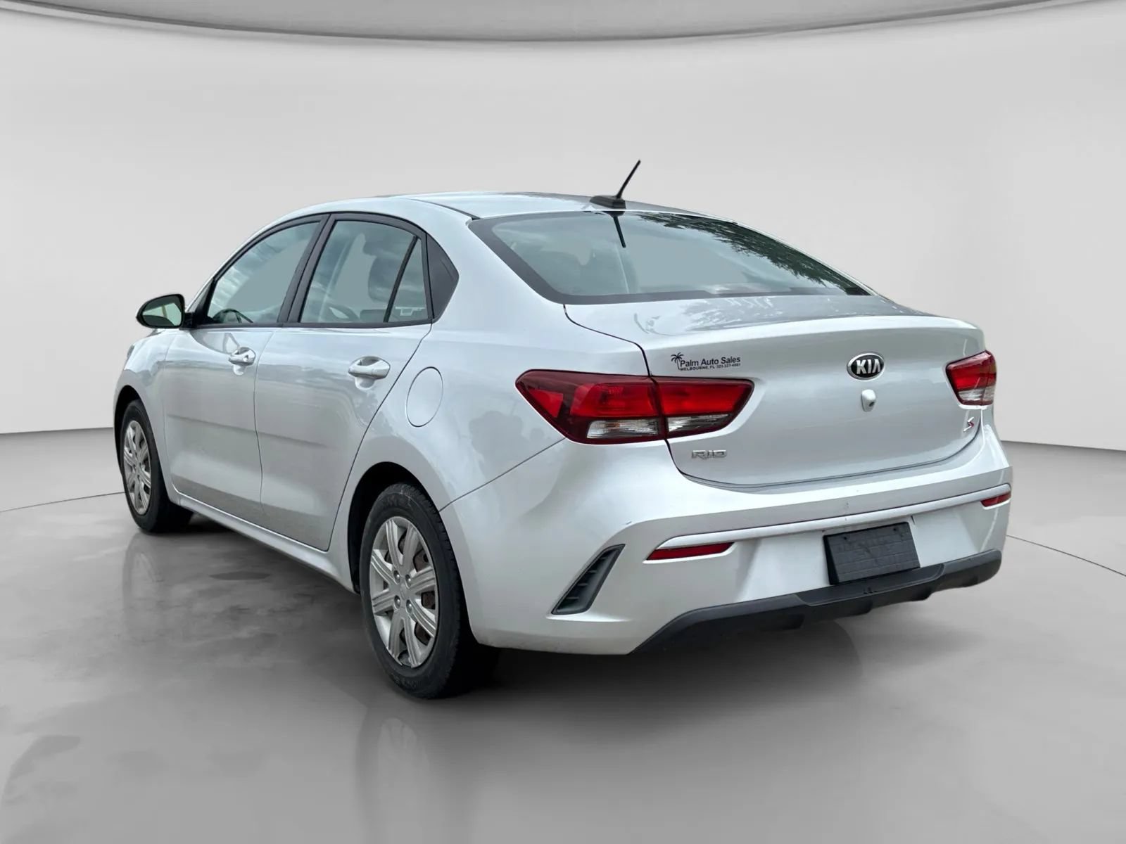 Used 2021 Kia Rio S FWD image 3