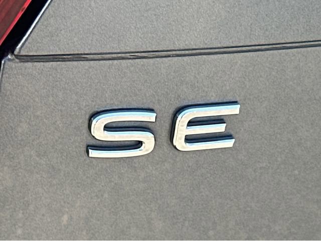 Used 2024 Volkswagen Tiguan SE FWD image 9