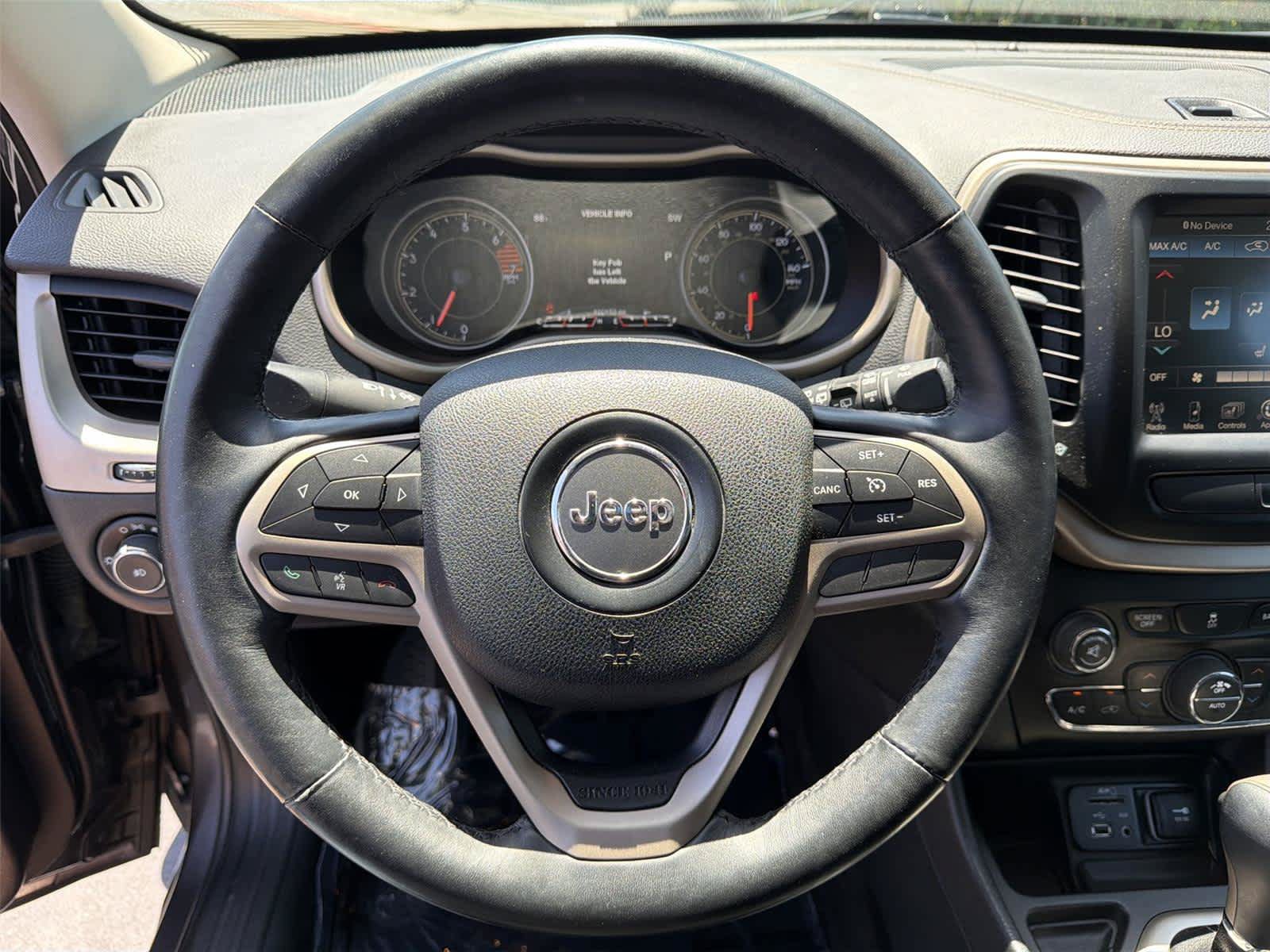 Used 2017 Jeep Cherokee Limited FWD image 16