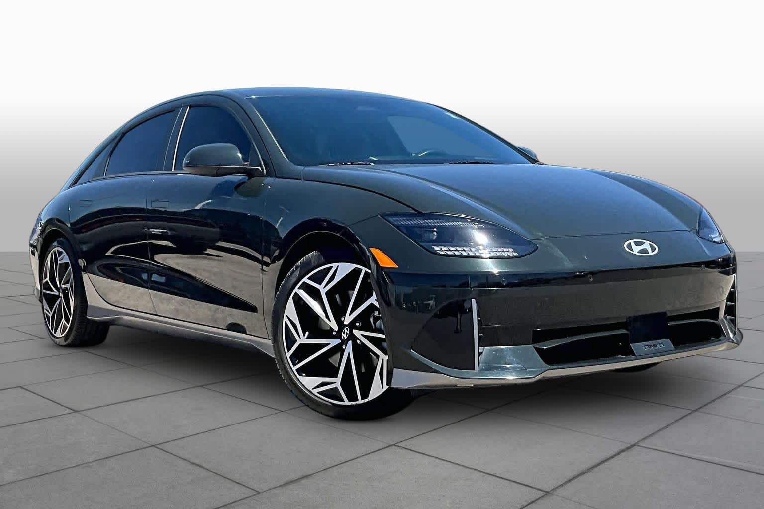 Used 2023 Hyundai Ioniq 6 SEL RWD image 2