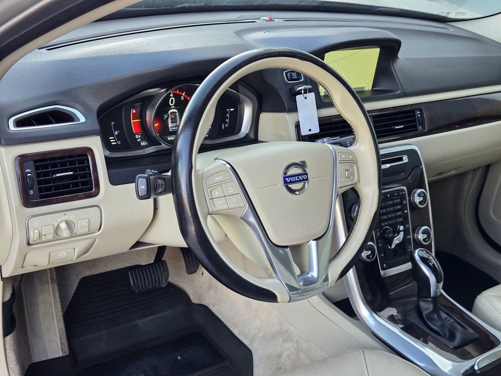 Used 2016 Volvo XC70 T5 Premier image 11