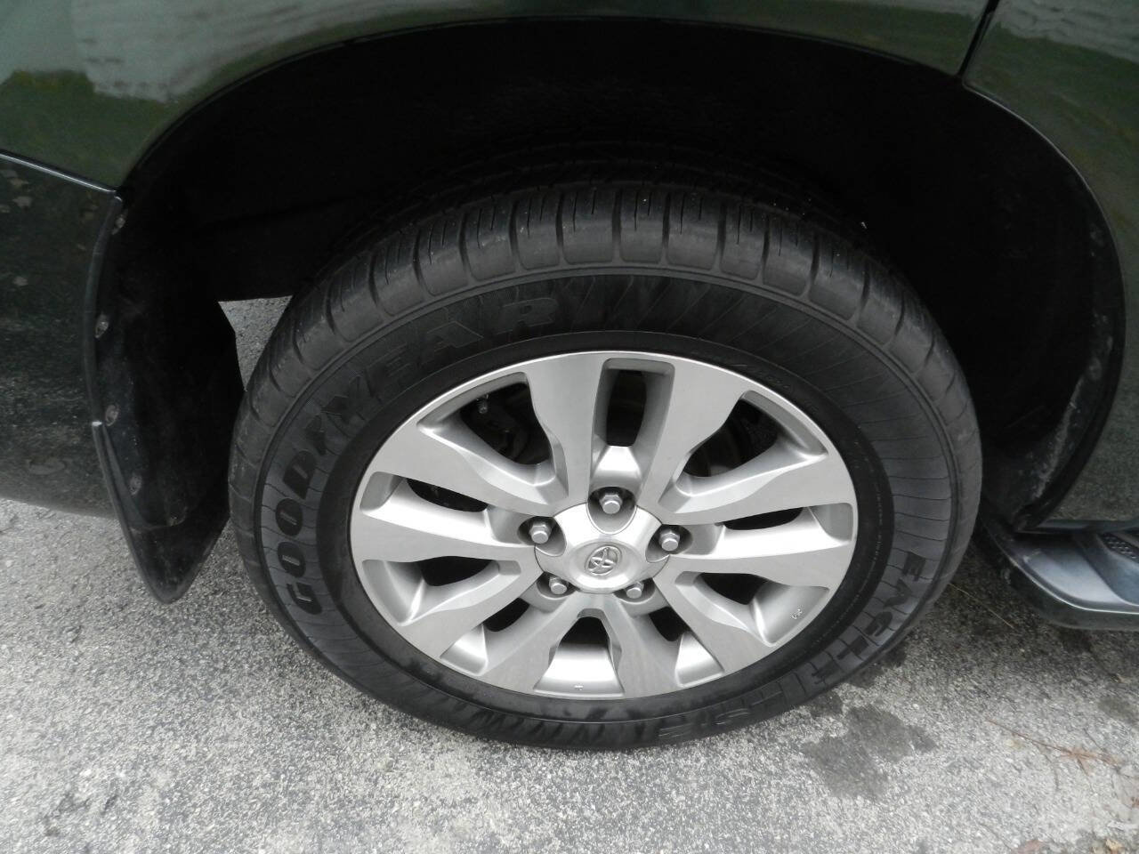 Used 2010 Toyota Sequoia Limited image 24