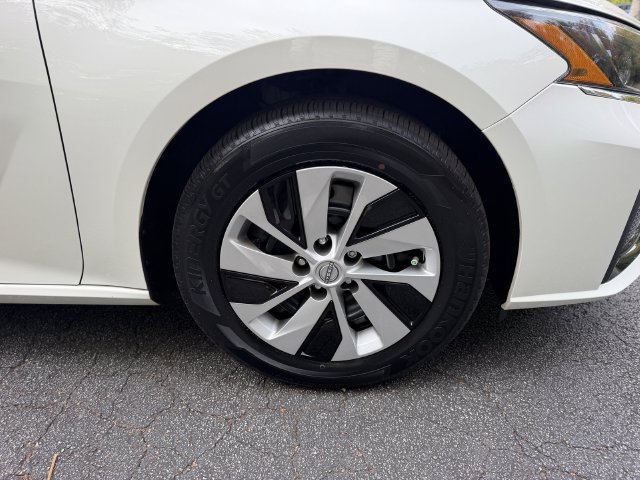 Used 2025 Nissan Altima 2.5 S FWD image 44