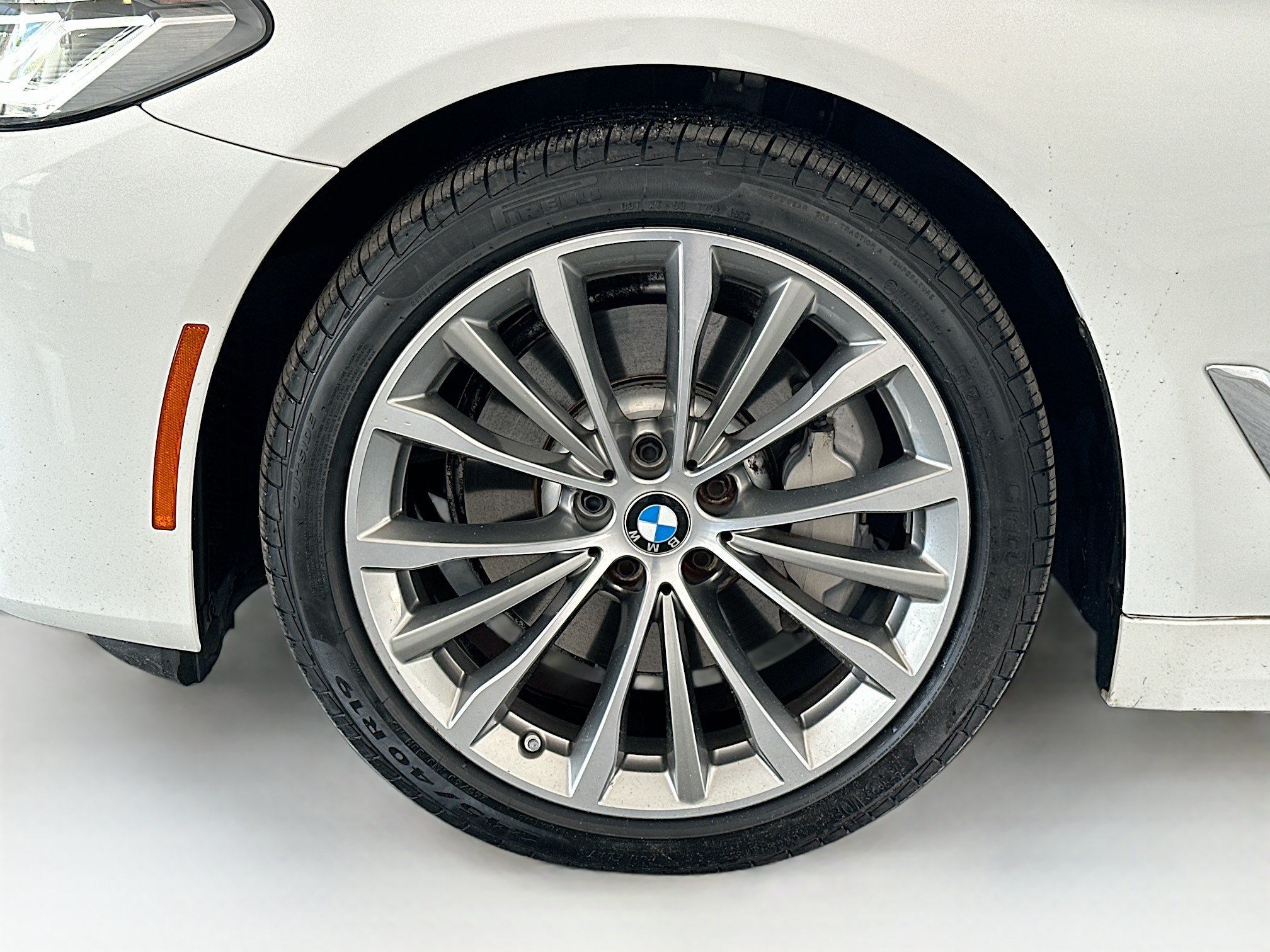 Used 2023 BMW 530i w/ Premium Package RWD image 33