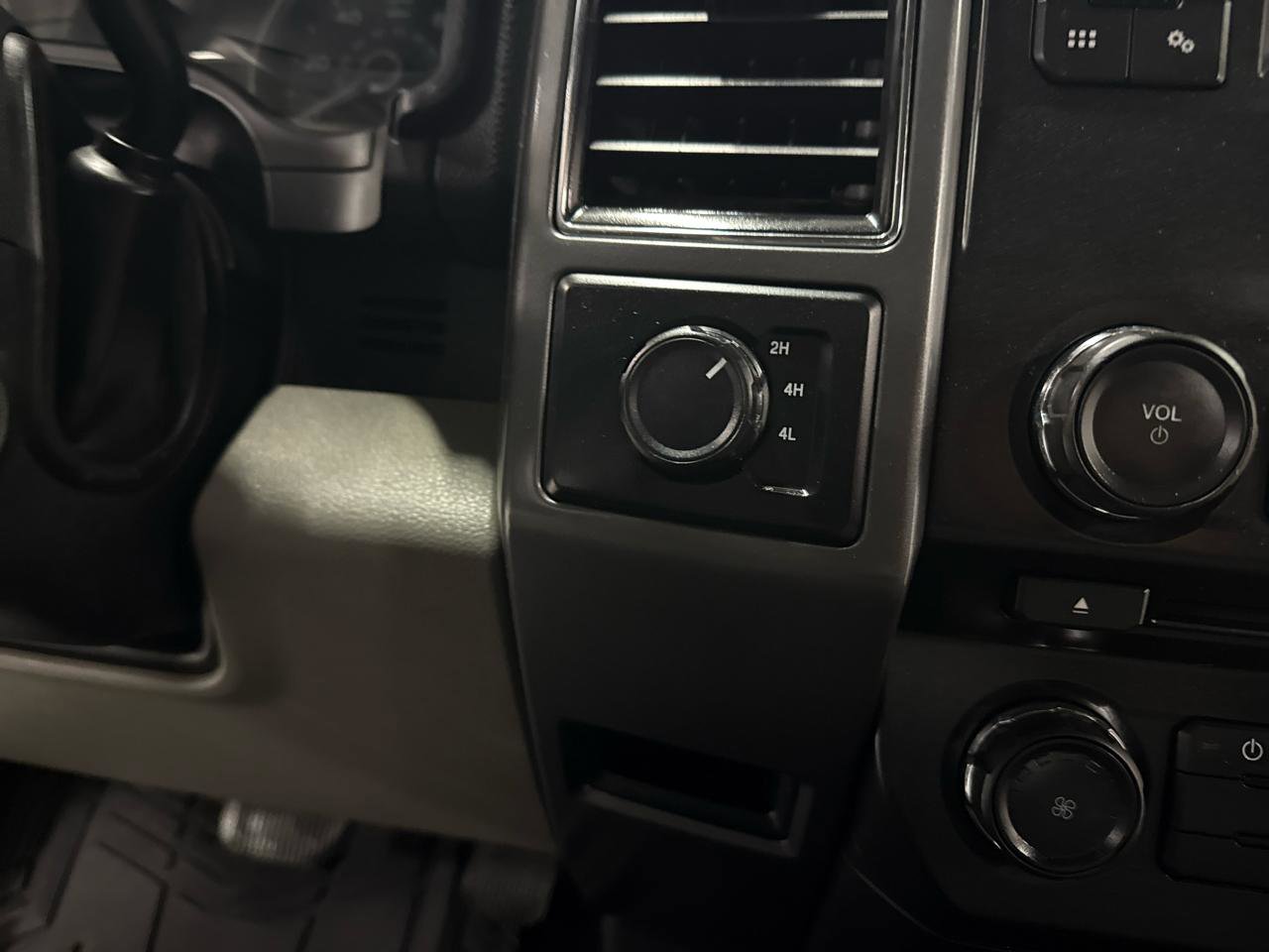 Used 2018 Ford F150 XLT image 45