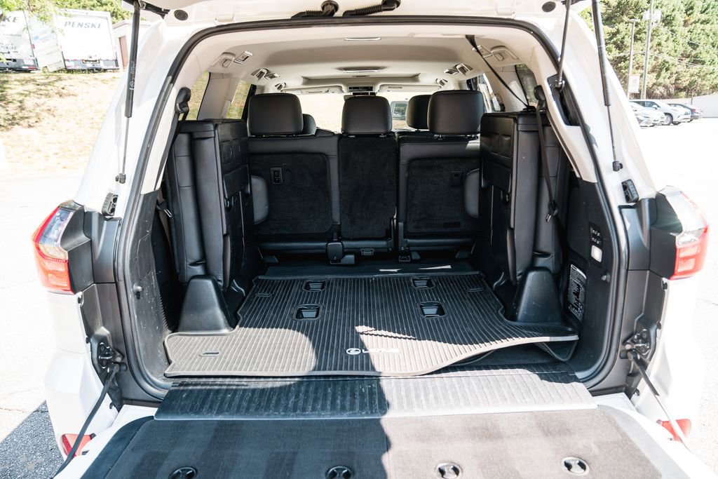 Used 2021 Lexus LX 570 4WD w/ Luxury Package image 7