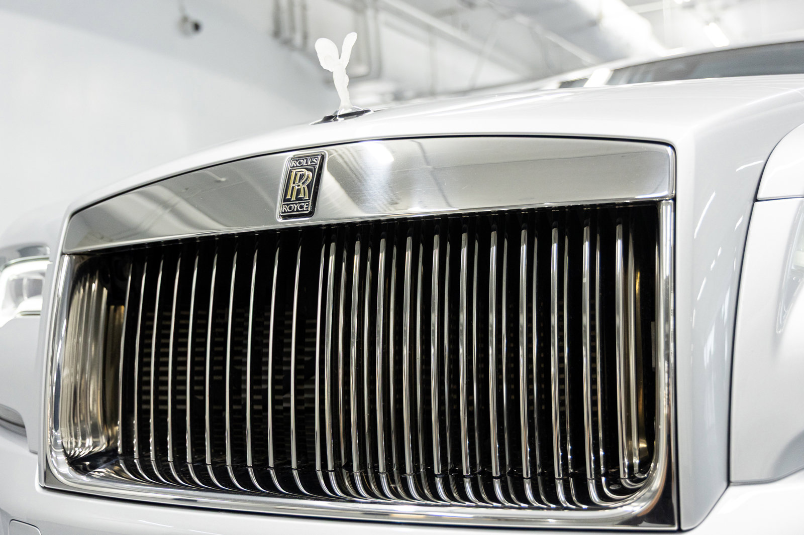 Used 2017 Rolls-Royce Dawn image 17