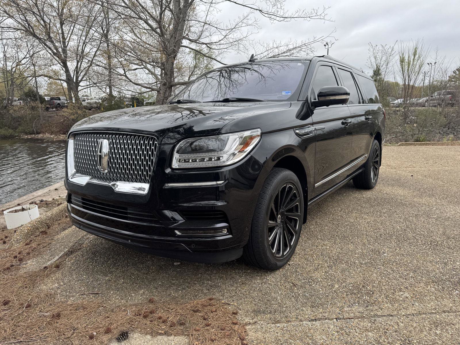 Used 2019 Lincoln Navigator L Black Label w/ Cargo Package image 11
