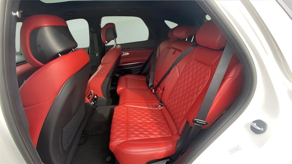 Used 2023 Genesis GV70 3.5T Sport w/ Sport Prestige Package image 9