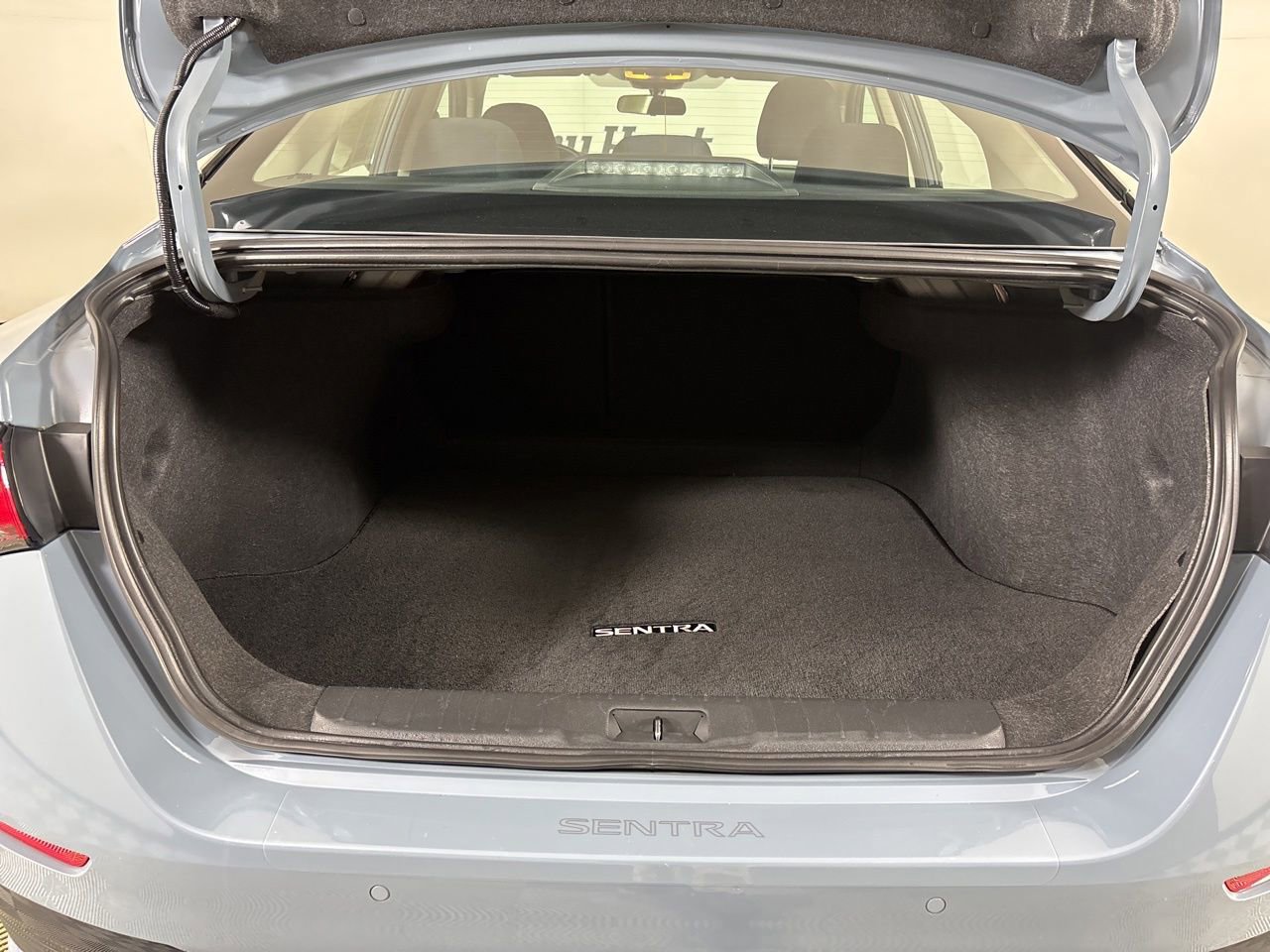 Used 2024 Nissan Sentra SR FWD image 25