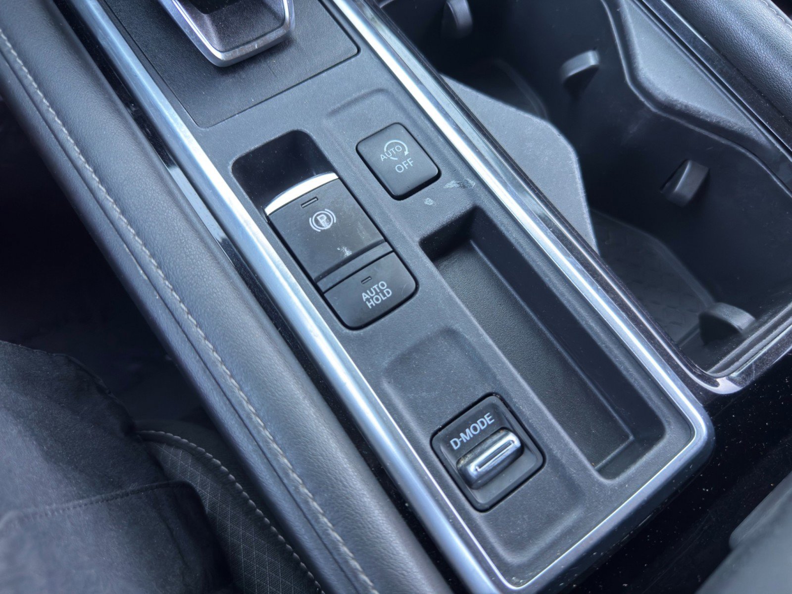 Used 2022 Nissan Pathfinder S image 26