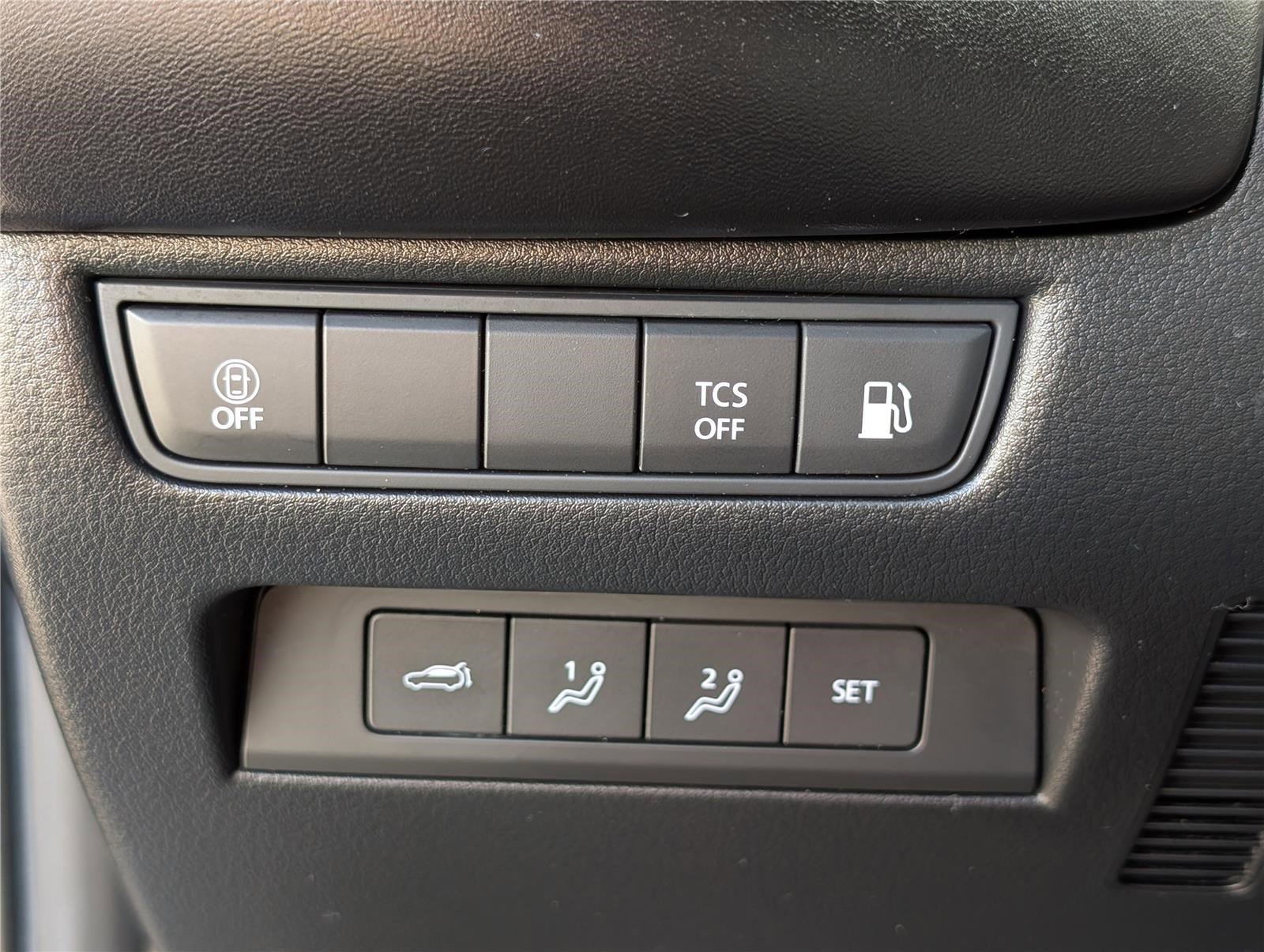 Used 2025 MAZDA CX-50 AWD 2.5 Hybrid w/ Premium Pkg image 23