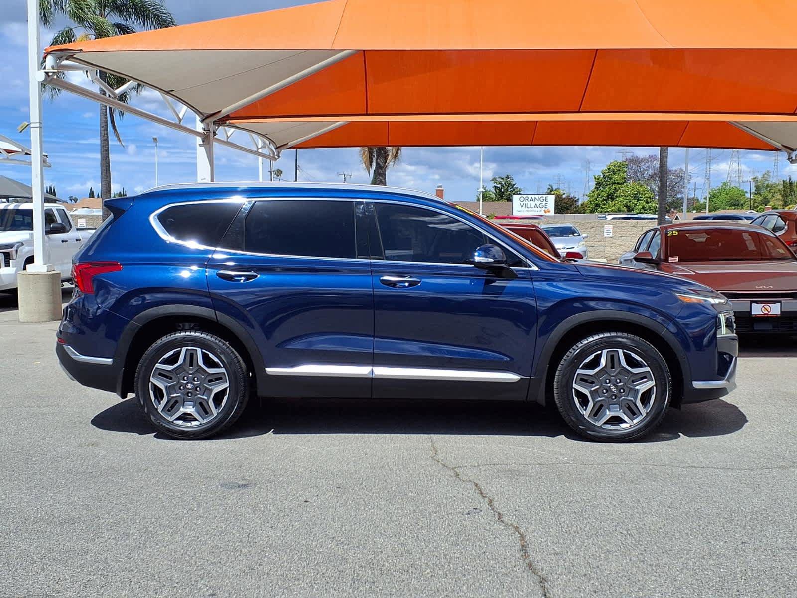 Used 2022 Hyundai Santa Fe Limited w/ Cargo Package FWD image 3