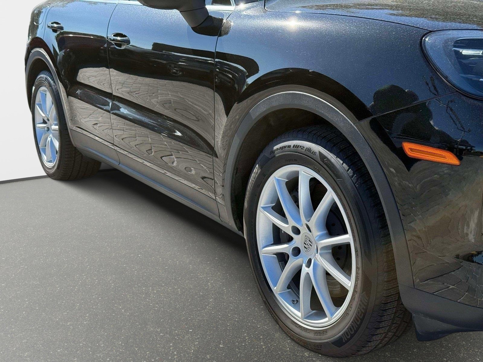 Used 2024 Porsche Cayenne image 20