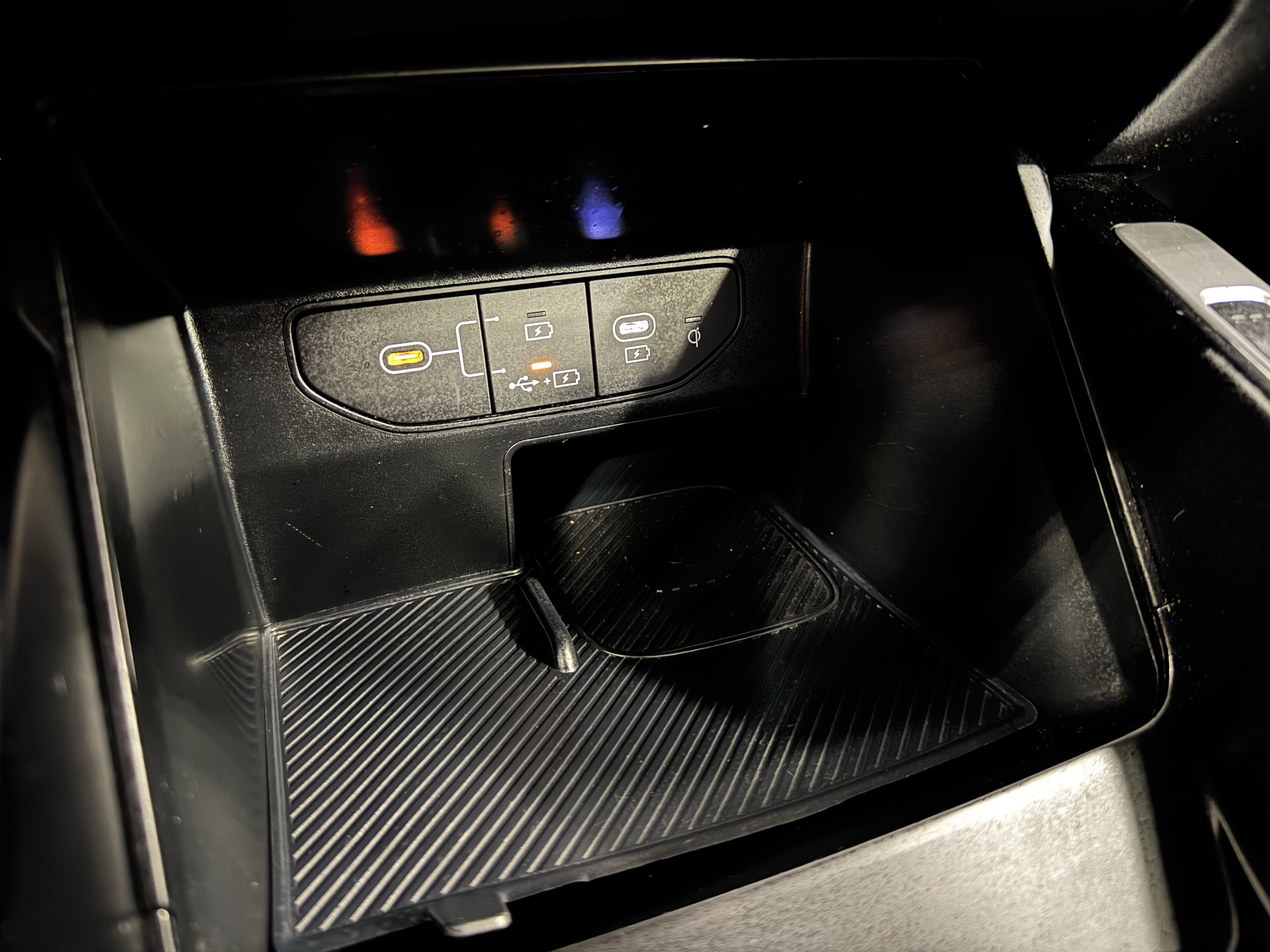 Used 2024 Kia Sorento S image 10