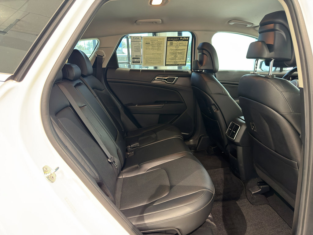 Certified 2024 Kia Sportage EX image 23