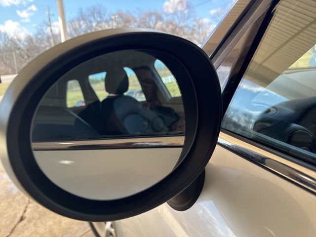 Used 2016 MINI Cooper 4-Door Hardtop image 31