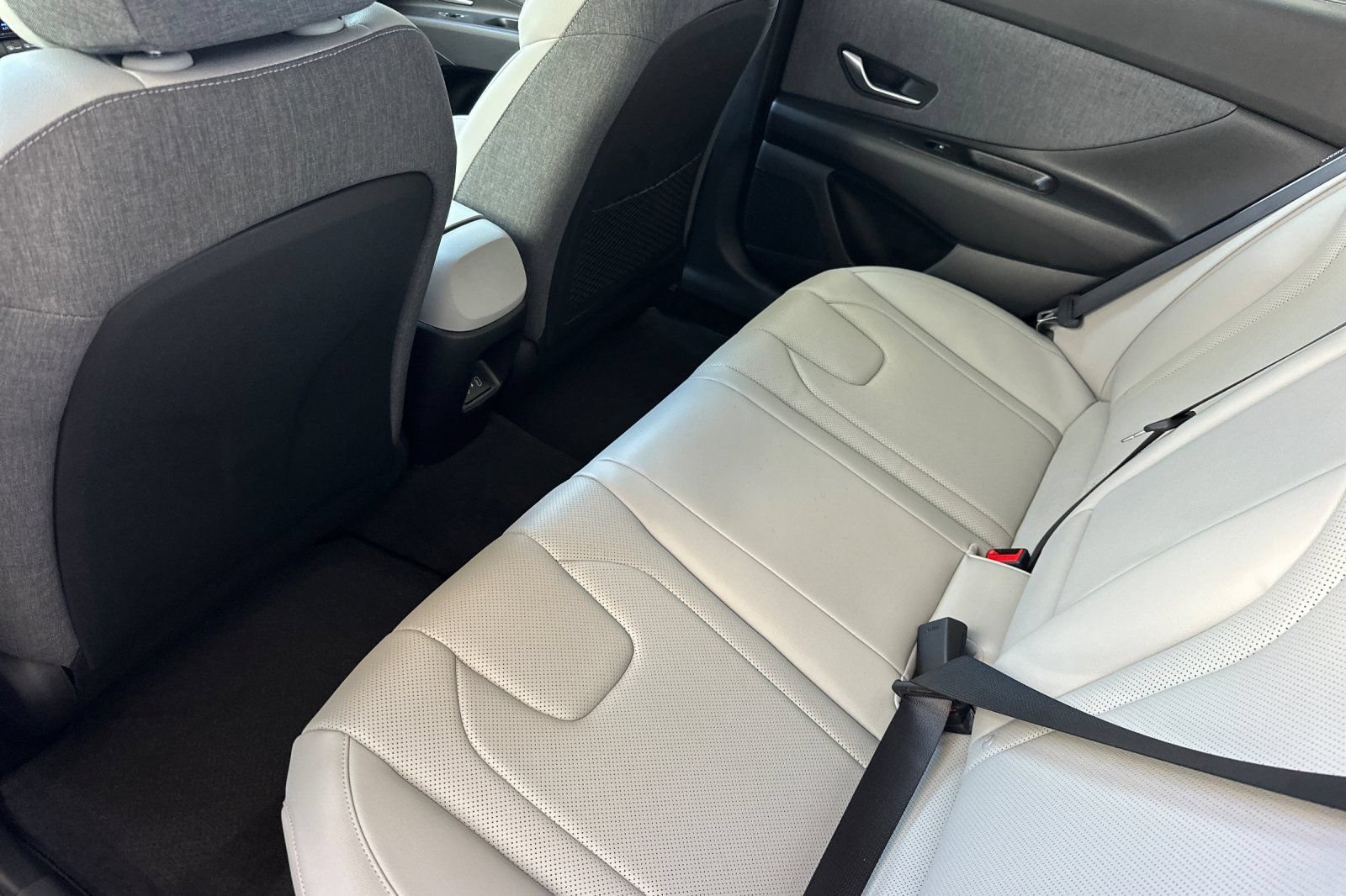 New 2026 Hyundai Elantra Limited FWD image 11