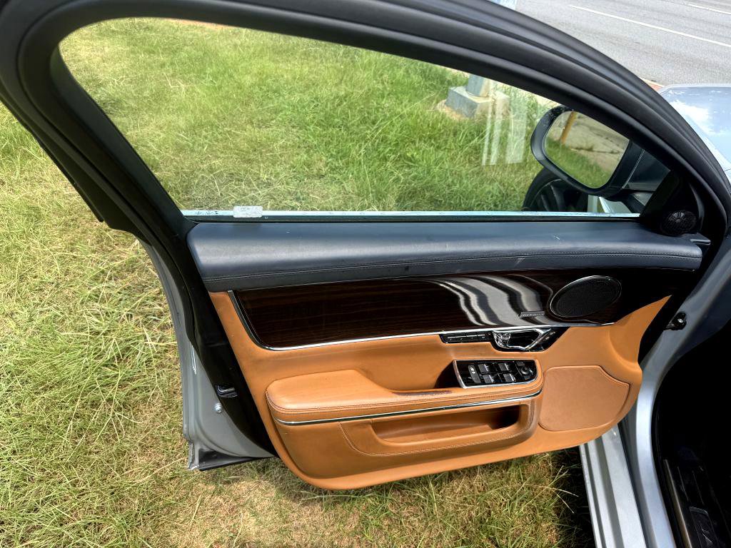 Used 2014 Jaguar XJ L Portfolio image 12