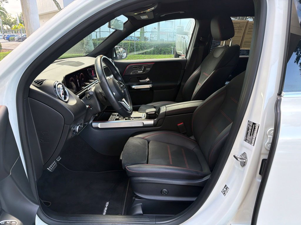 Used 2022 Mercedes-Benz GLB 250 4MATIC image 5