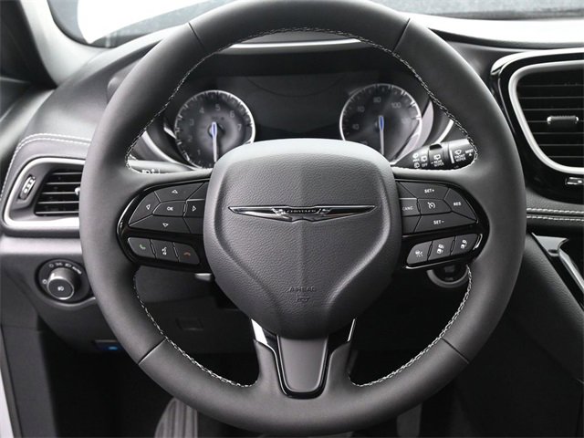New 2026 Chrysler Pacifica Select image 28