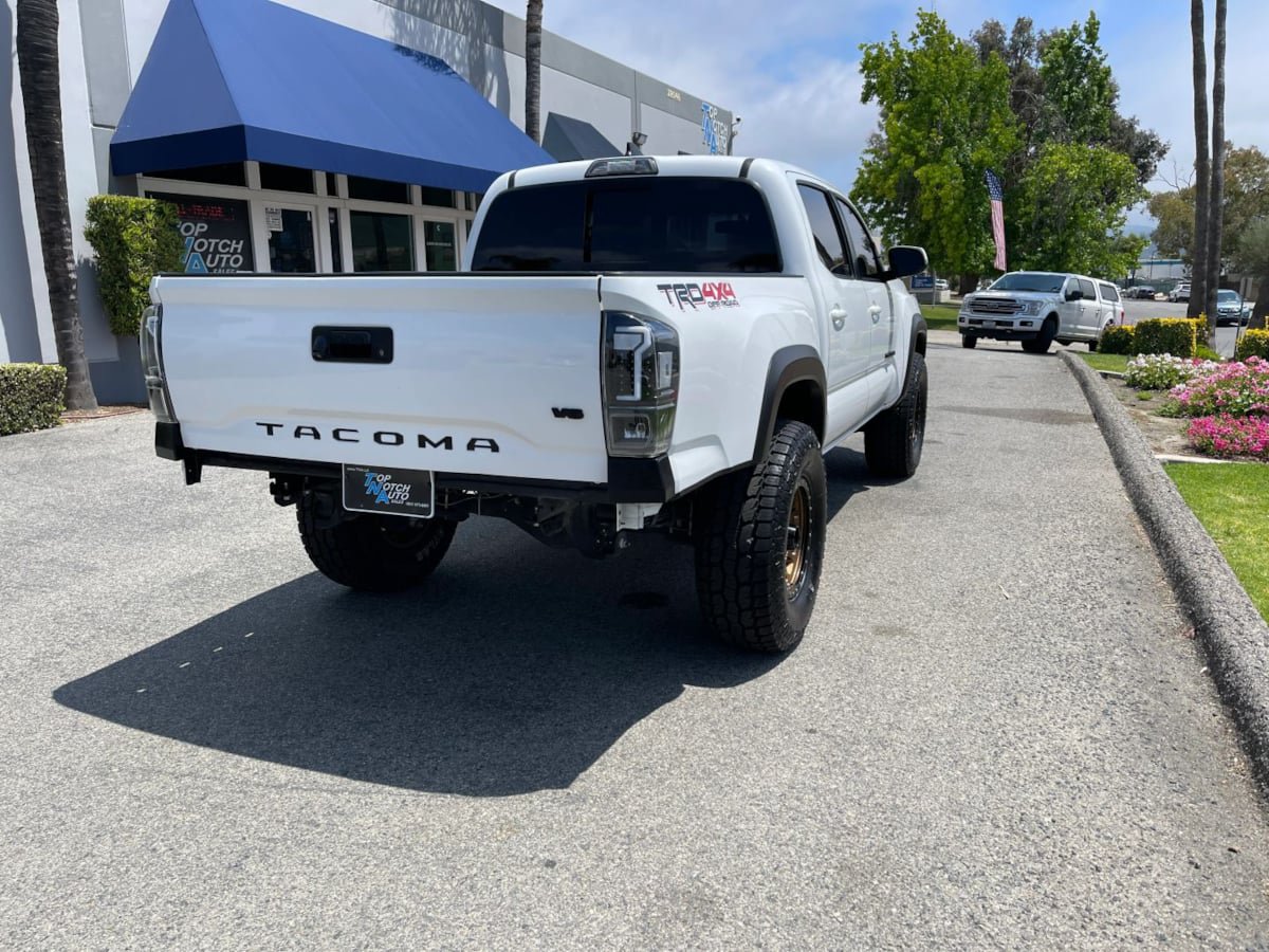 Used 2017 Toyota Tacoma TRD Off-Road w/ Tow Package (A/T) AWD/4WD image 6