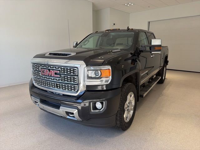 Used 2018 GMC Sierra 2500 Denali w/ Duramax Plus Package image 3