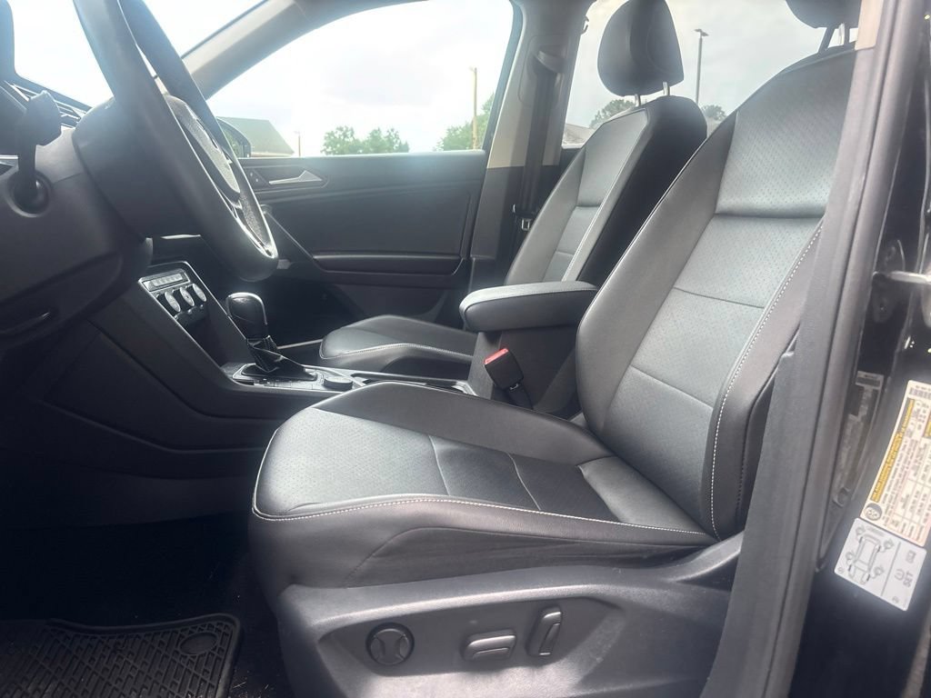 Used 2021 Volkswagen Tiguan SEL AWD/4WD image 49