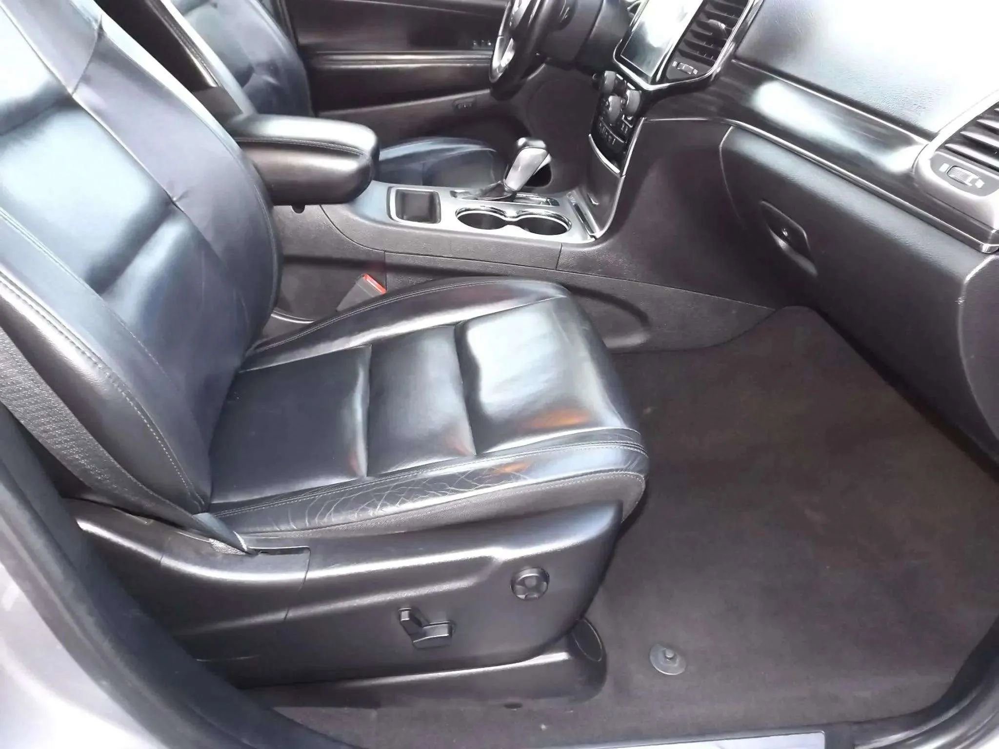 Used 2019 Jeep Grand Cherokee Limited image 9