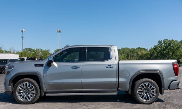Used 2023 GMC Sierra 1500 Denali Ultimate AWD/4WD image 9