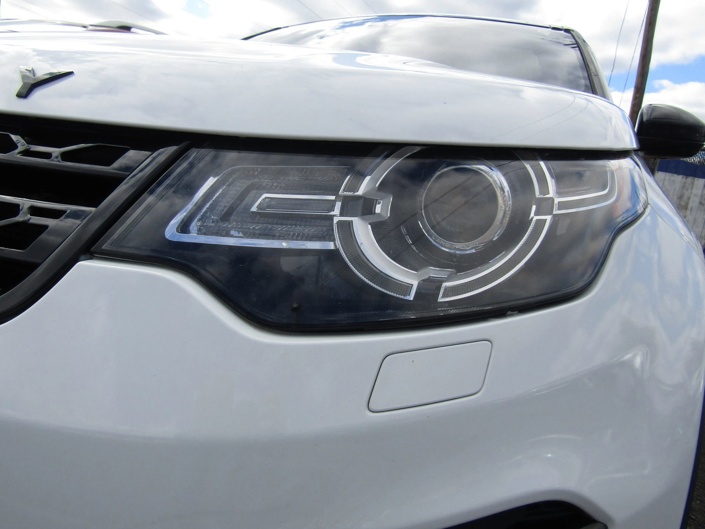 Used 2019 Land Rover Discovery Sport HSE image 12