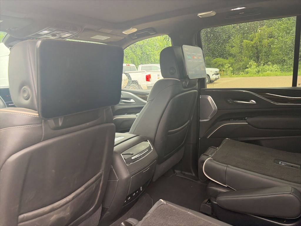 Used 2024 Cadillac Escalade Premium Luxury Platinum AWD/4WD image 10