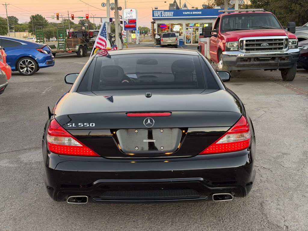 Used 2011 Mercedes-Benz SL 550 image 6