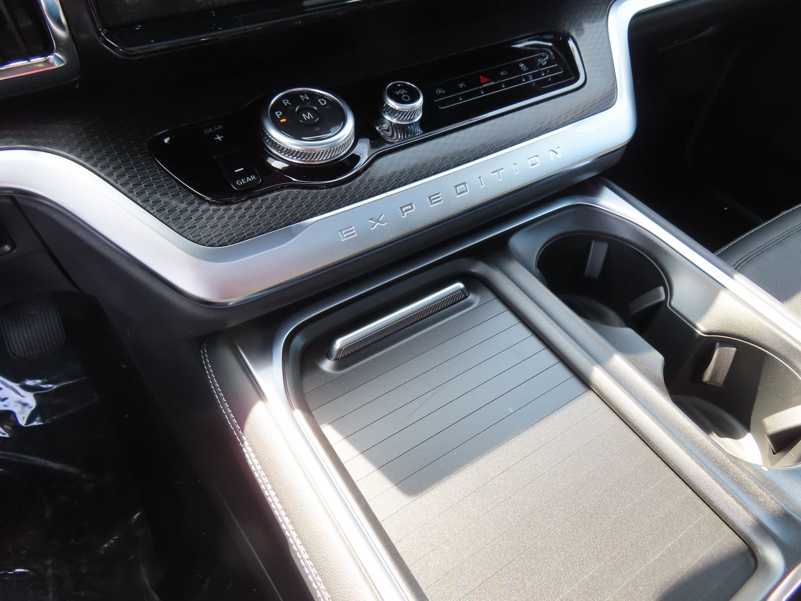 New 2026 Ford Expedition Platinum image 15