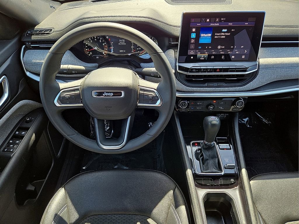 Used 2024 Jeep Compass Latitude image 18