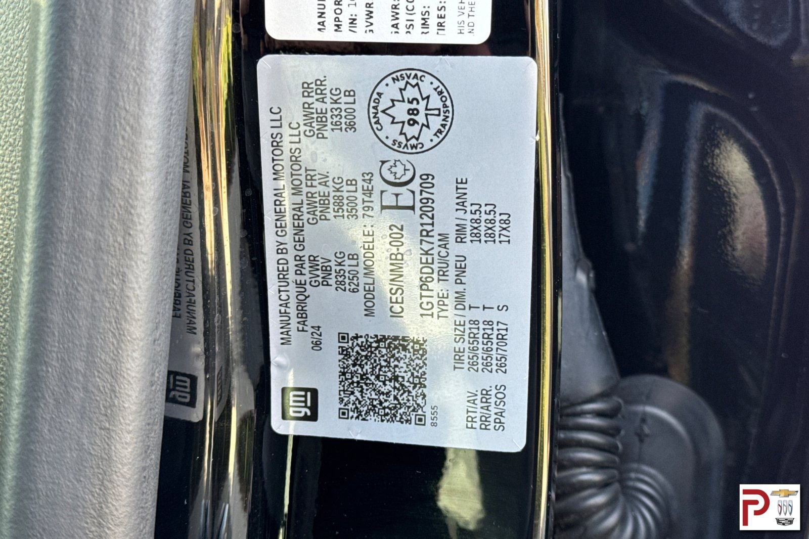 Used 2024 GMC Canyon AT4 w/ Technology Package image 33