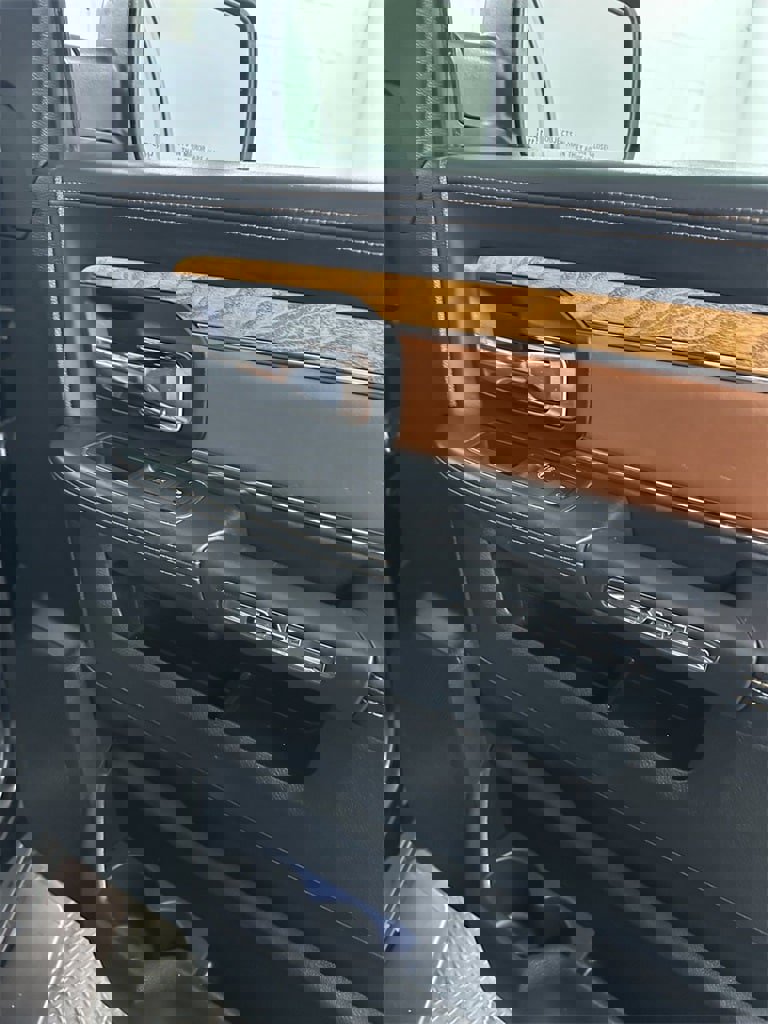 Used 2018 RAM 1500 Laramie Longhorn w/ Convenience Group image 43