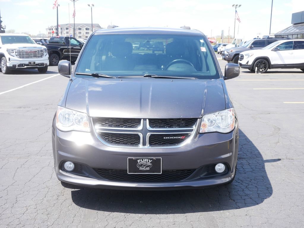 Used 2016 Dodge Grand Caravan SXT FWD image 3