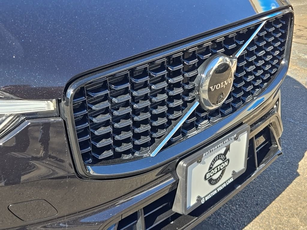 Certified 2023 Volvo XC60 T8 Ultimate w/ Protection Package Premier image 8